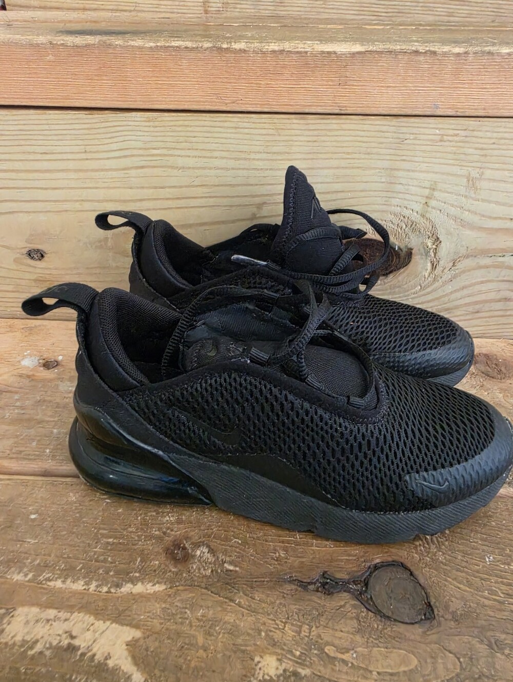 Nike Little Kids’ Air Max 270 Casual Sneakers Size 2Y